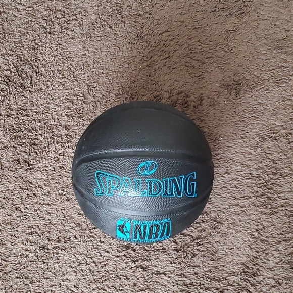 Basketball size 7 - Picture 2 of 2